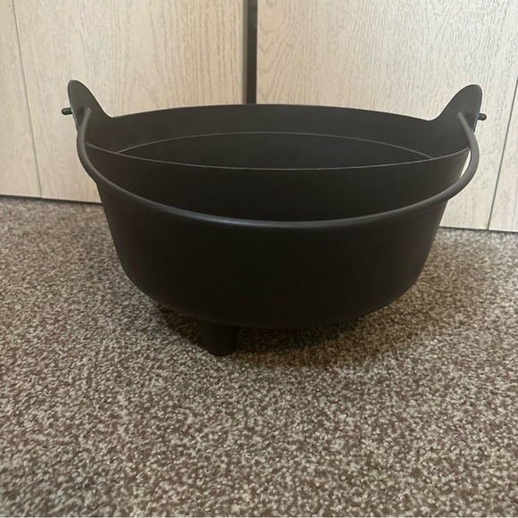 Large Halloween Plastic Black Cauldron - Picture 6 of 11